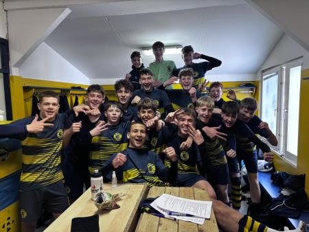 Veselje starejših dečkov U15 po zmagi nad Muro.